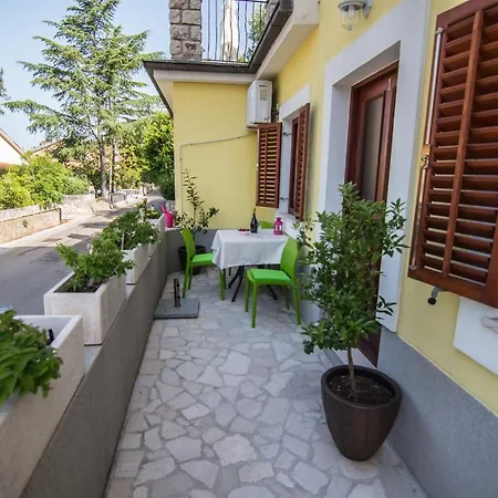 Apartman By The Sea *